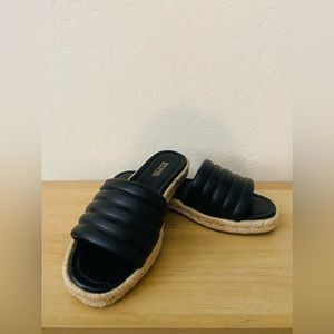 - MICHAEL KORS Royce Slide Sandal Size 6.5